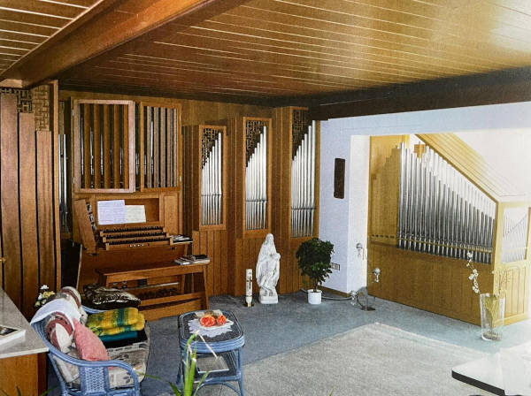 Hausorgel mit 3 Manualen Hausorgel mit 3 Manualen